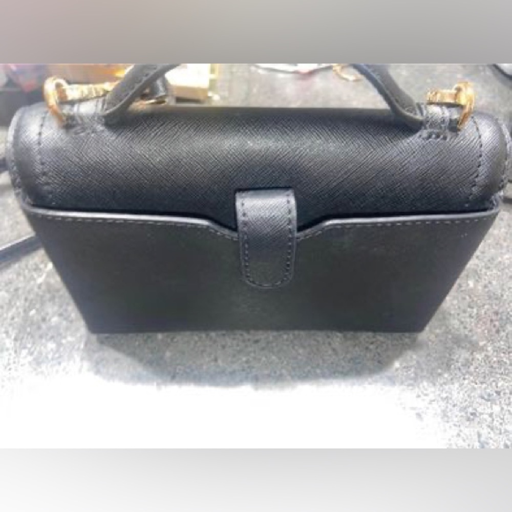 Mk Purse Crossbody - Picture 5 of 5